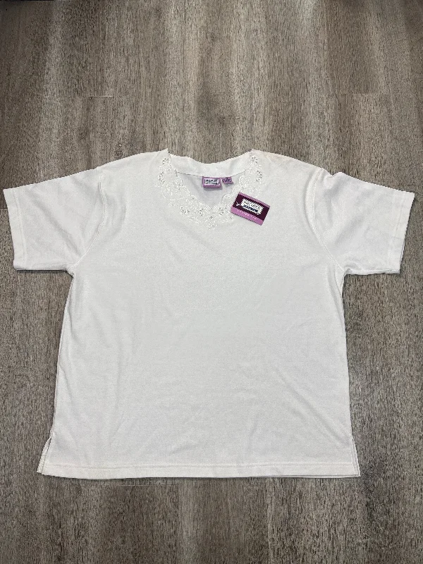 Weekend Savings Bonanza Top Short Sleeve By Premier International In White, Size: 3x