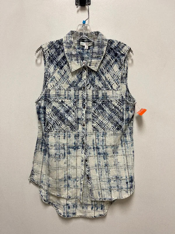 Weekend Specials to Relish Blouse Sleeveless By Clothes Mentor In Blue & White, Size: S Weekend Specials to Relish Blouse Sleeveless By Clothes Mentor In Blue & White, Size: S