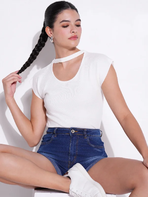Weekend Deals to Make You Smile Women Off White Solid Crop Top