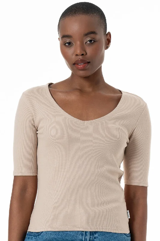 Weekend Bargains to Love Ribbed V-Neck T-Shirt _ 152251 _ Stone