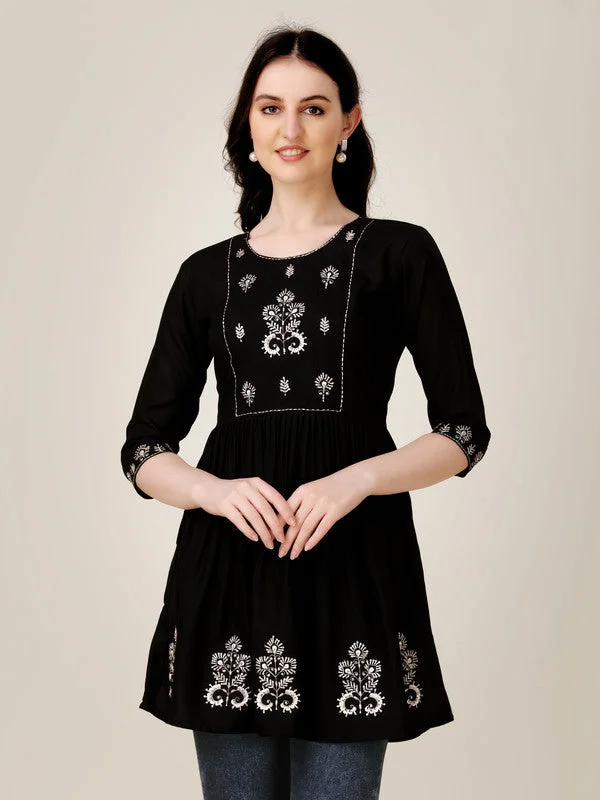 Markdown Sale Womens Embroidered A-Line Black Tunic