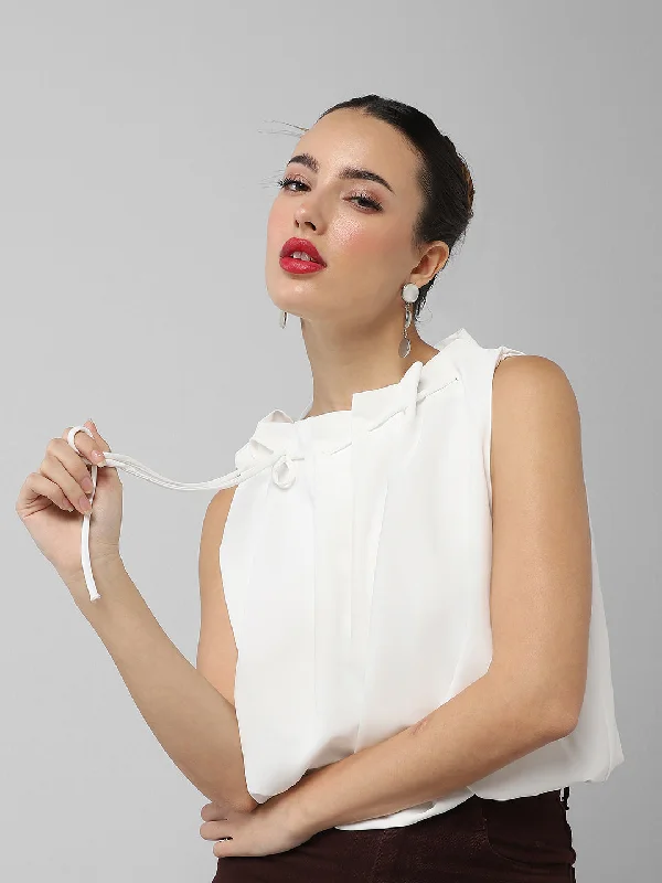 Online Exclusive Women White Solid Blouson Crop Top